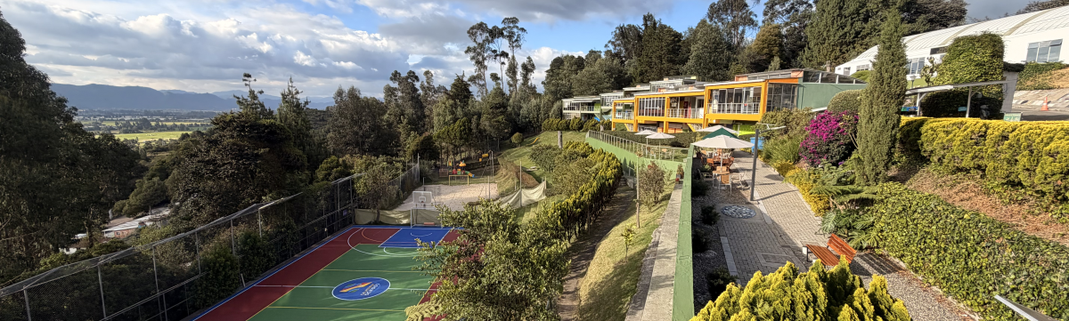 Sede del Colegio Calatrava: espacios deportivos y zonas verdes dentro de Bogotá